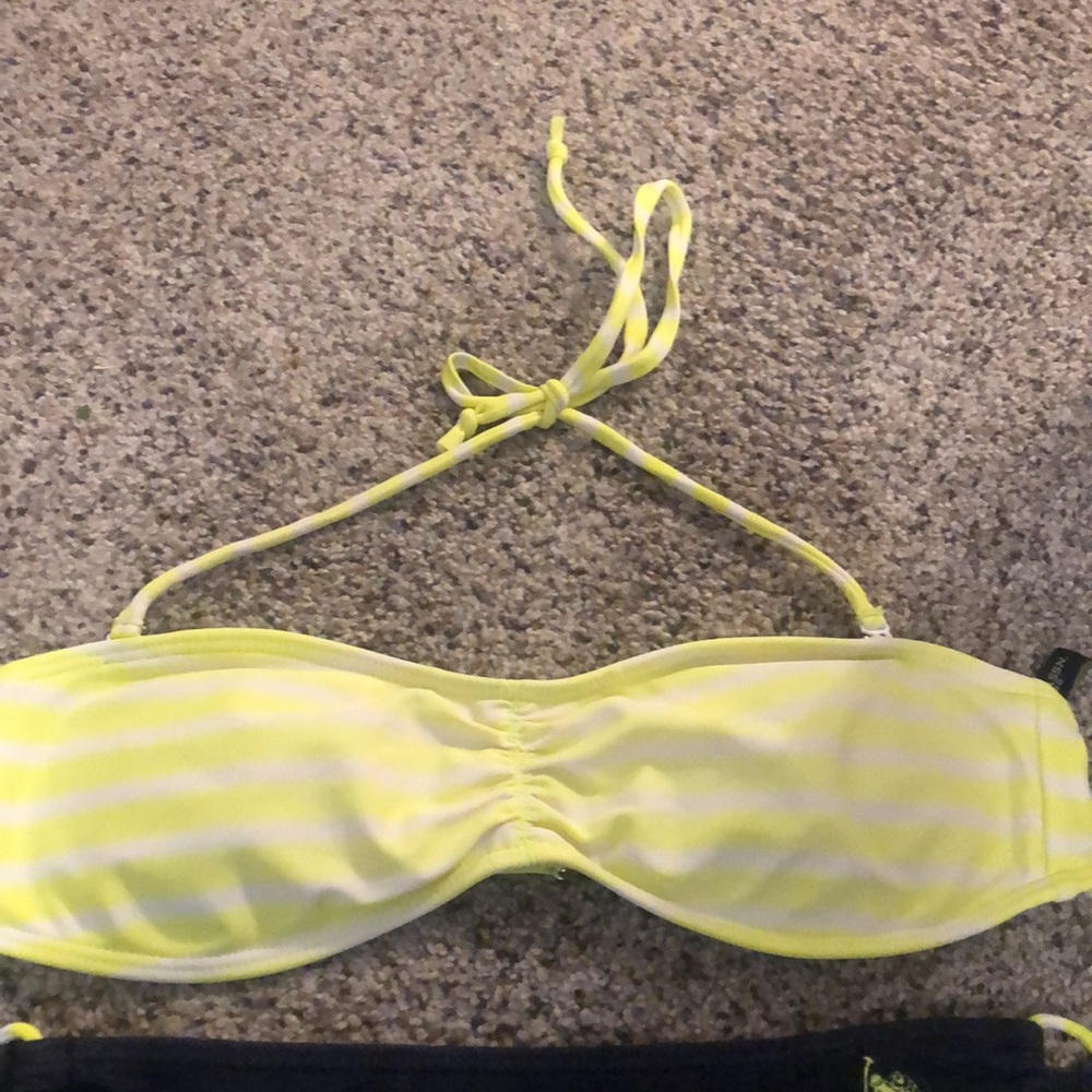 Bikini Set - Picture 2 of 4